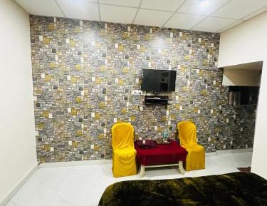 Family Room with Private Bathroom