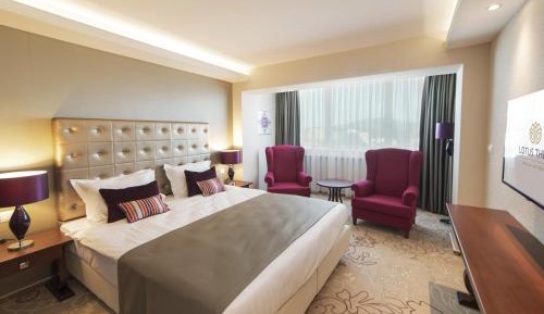 One-Bedroom Suite