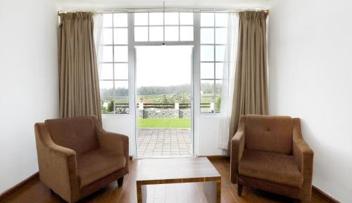 Deluxe Room with Mountain View