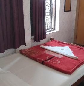 Deluxe Double Room (2 Adults + 1 Child)