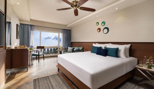 Deluxe Room King Bed with Complimentary Indoor & Outdoor Activities