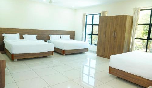 Deluxe Family Suite