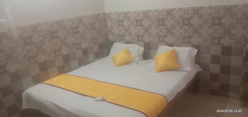 Double Room (1 Adult + 1 Child)