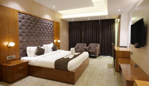 Deluxe King Room