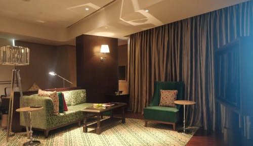 Luxury Suite with Balcony
