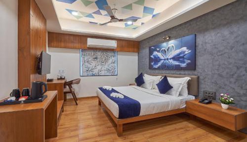 Deluxe King Suite