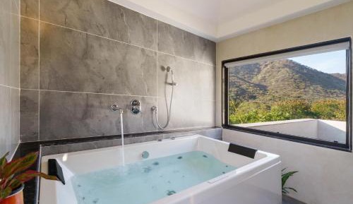 Hill View - Jaccuzi Suite With Private Terrace