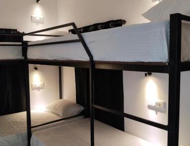 6-Bed Mixed Dormitory Room