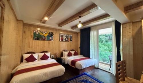 Deluxe Family Room