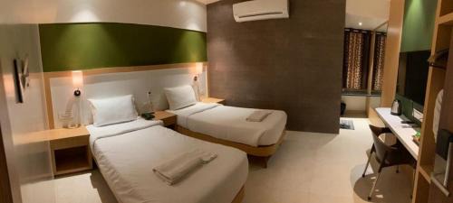 Large Double or Twin Room