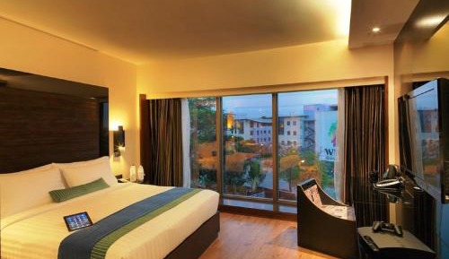 Deluxe Double Room (Complimentary welcome drinks on arrival)