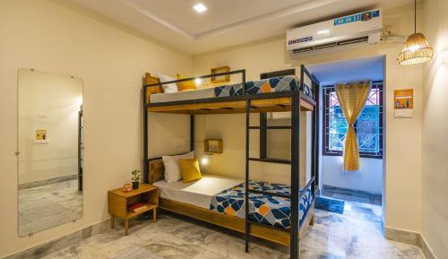 Bed in 4-Bed Deluxe Mixed Dormitory Room