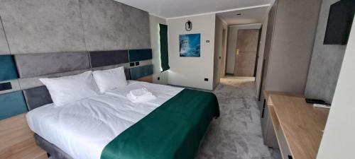Double Room with Lake View