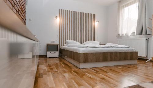 One-Bedroom Apartment with Garden View