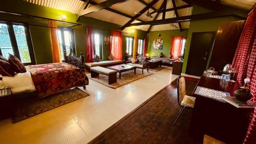 Deluxe Family Room