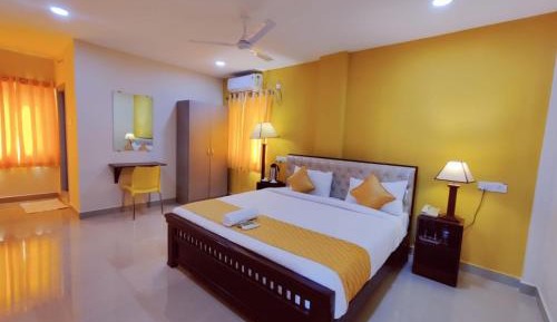 Deluxe Double Room (2 Adults + 1 Child)