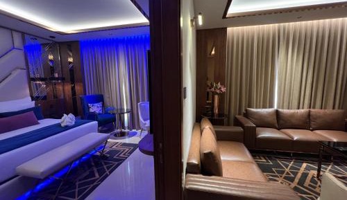 Executive Suite with 10% off on 1 session of Spa , 10% off on Food & Beverages , Laundry and 15% off on Sunday Brunch