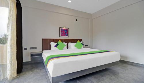 King Room with Balcony