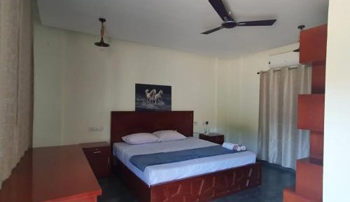 Deluxe Double Room (2 Adults + 1 Child)