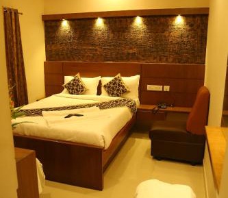 Deluxe Double Room (2 Adults + 1 Child)