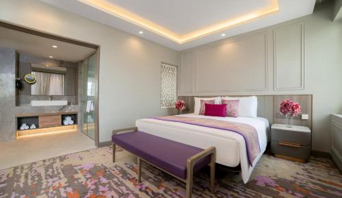 Deluxe Suite - Complimentary 01 way Airport transfer