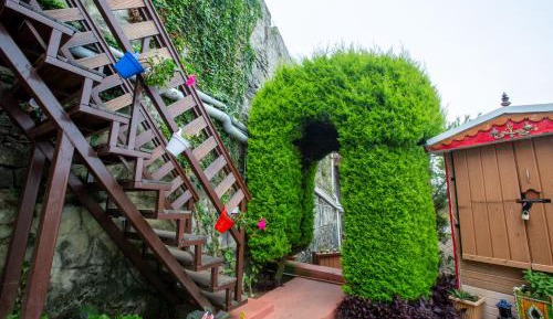 Cottage with Garden View