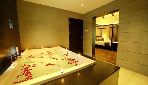 Jacuzzi Villa with Complimentary Pedal Boat & Zip Lining