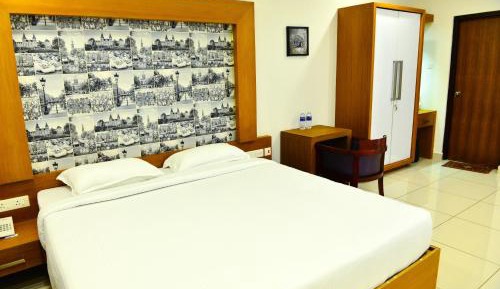 Deluxe King Suite