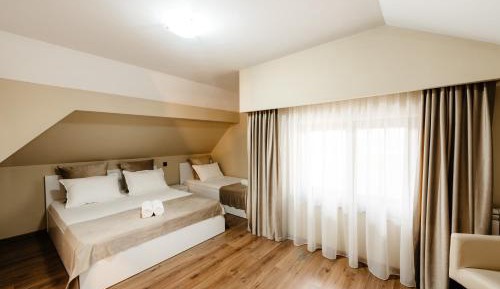 Triple Room with Pool View