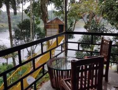 Deluxe Double Room with Balcony and Lake View