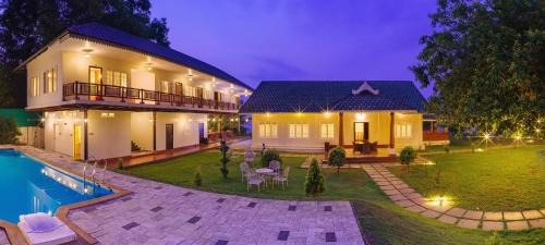 King Room with Lake View
