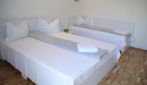 Triple Room with Private Bathroom