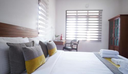 Deluxe King Suite