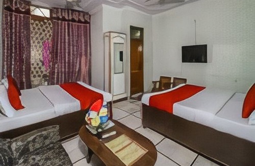 Sector 45 Hotel | Hotel Golden Plaza