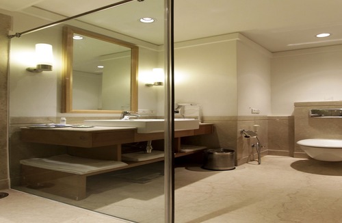 Sector 29 Hotel | Lemon Tree Premier 2, Gurugram
