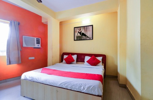 Bhowanipore Hotel | OYO 11930 the Jumbo Stay