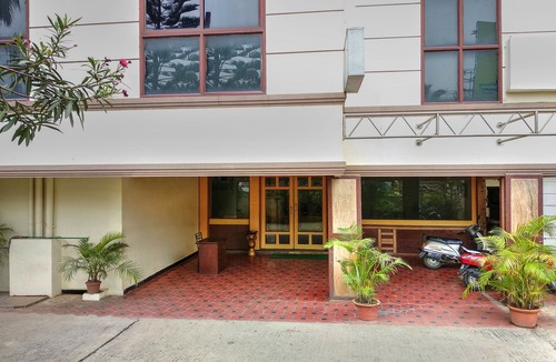 Ejipura Hotel | OYO 539 Hotel Pearl Inn