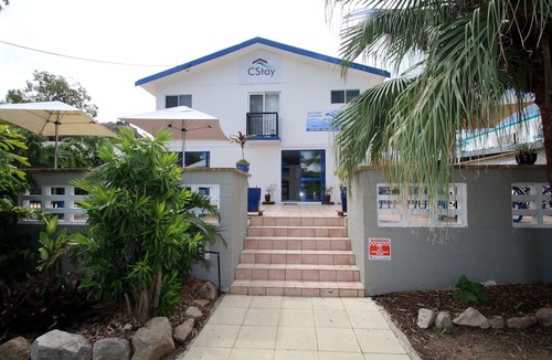 Picnic Bay Hotel | Cstay