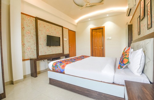 Penha de Franรงa Hotel | FabHotel Vihasta Gold Nest