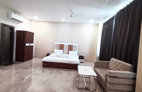 Bilaspur Hotel | Hotel Emperor Paradise
