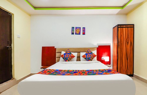 Gachibowli Hotel | FabHotel Broholic Suites