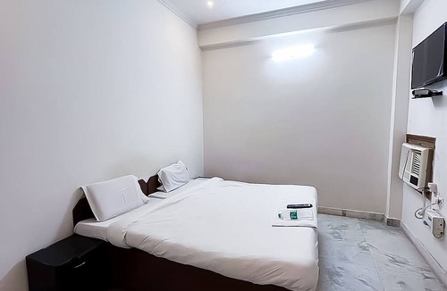 Noida Hotel | Roomshala 117 Shubham residency