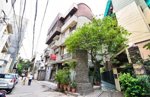 Chittaranjan Hotel | Casa Royal