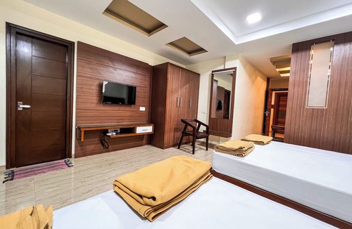 Dharapuram Hotel | Shri Amman Residency