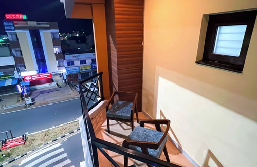 Dharapuram Hotel | Shri Amman Residency