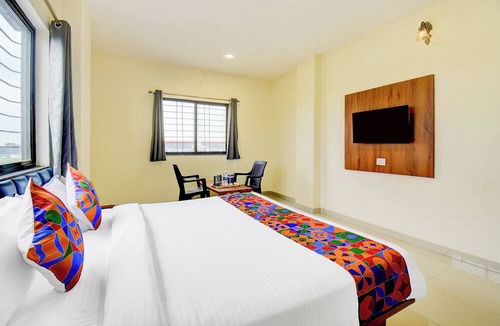 Koregaon Hotel | Fabhotel Sai Charan