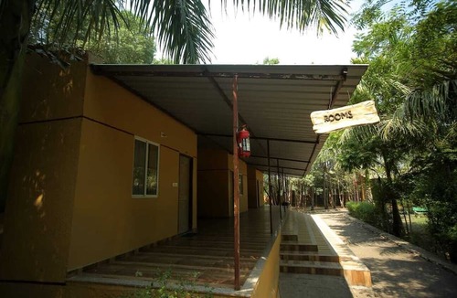 Dabhoi Hotel | Camp Unity