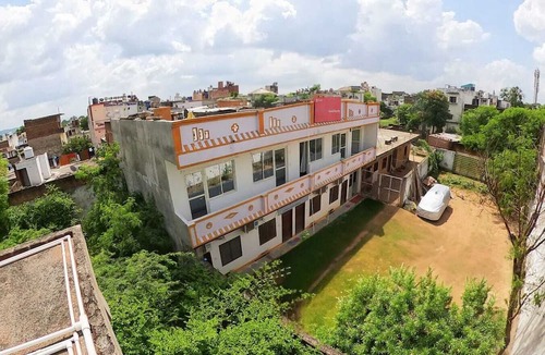 Khajuraho Hotel | Karma Hostel