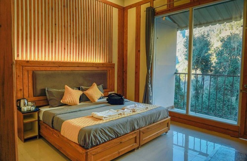 Gobind Dham Hotel | Deva's Retreat