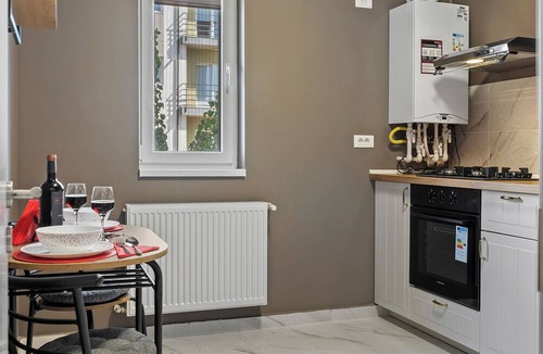 Sector 4 Apartment | Luxury Rouse